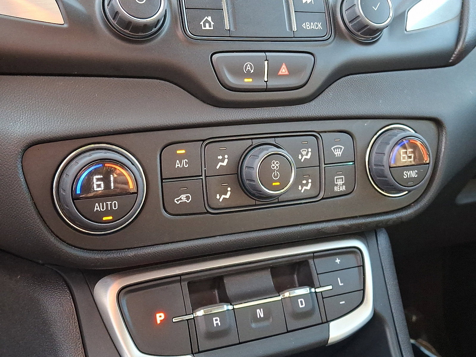 Certified 2024 GMC Terrain SLT AWD/4WD image 17