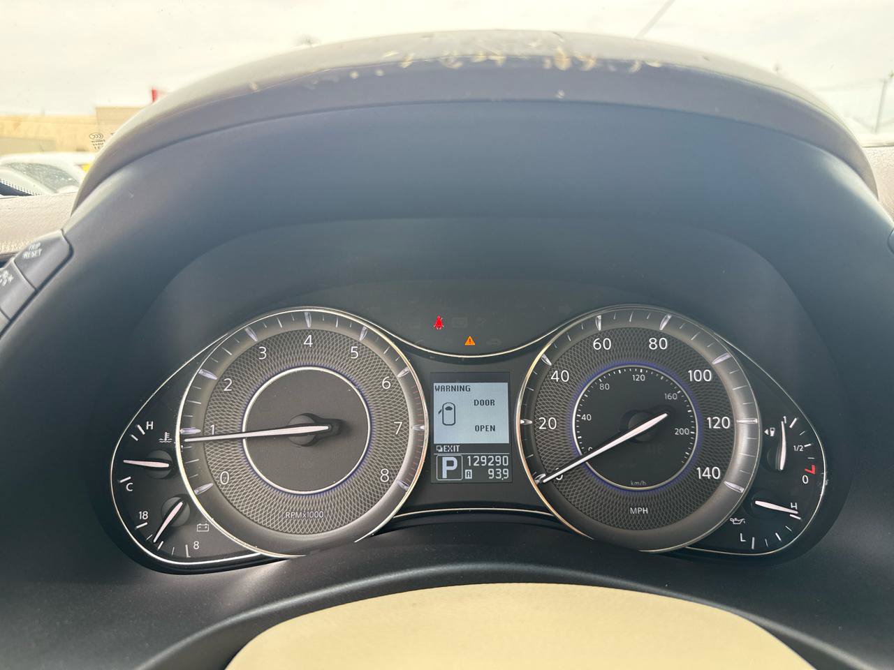 Used 2011 INFINITI QX56 4WD w/ Deluxe Touring Pkg image 21