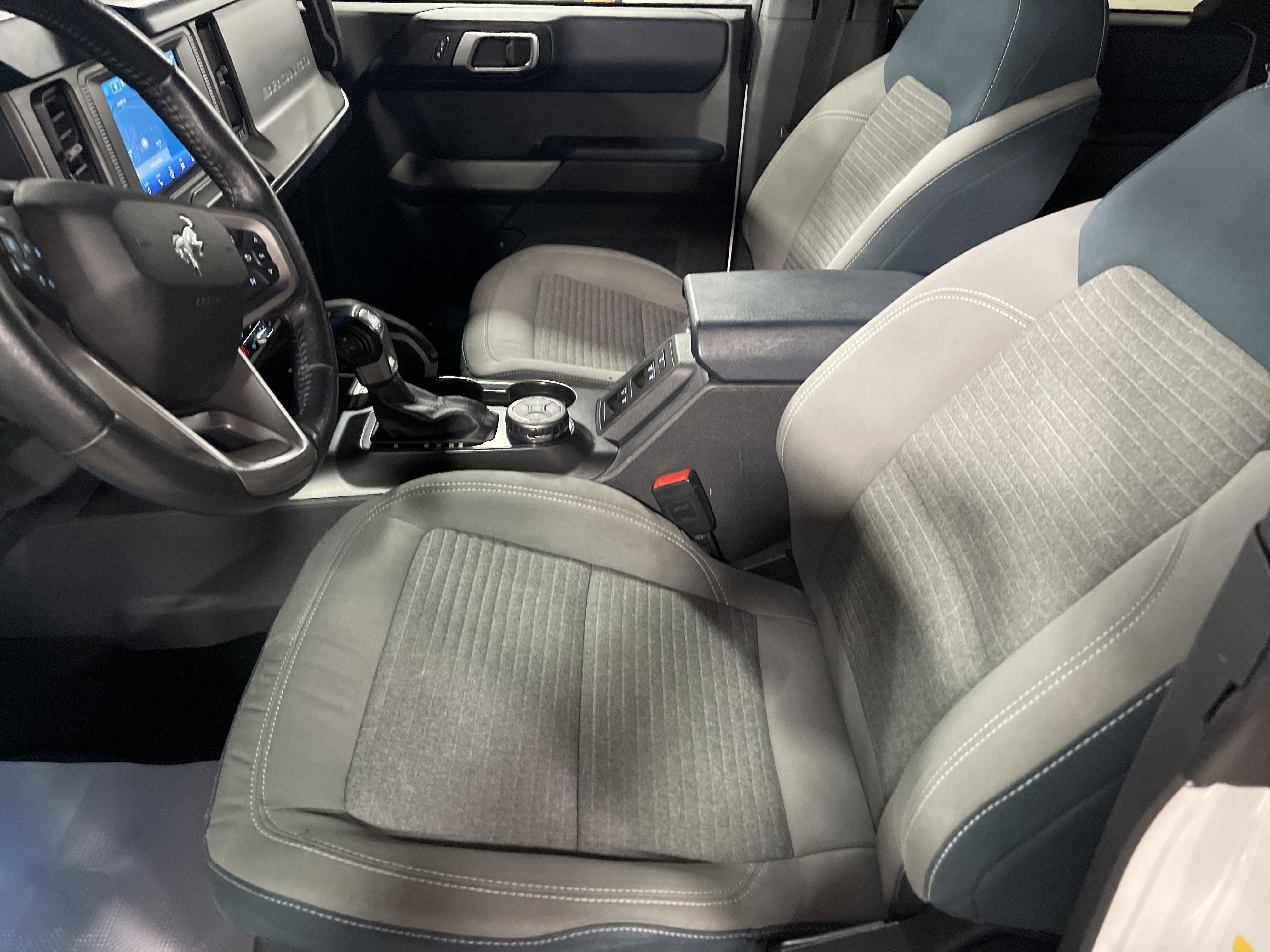 Used 2022 Ford Bronco Outer Banks image 9