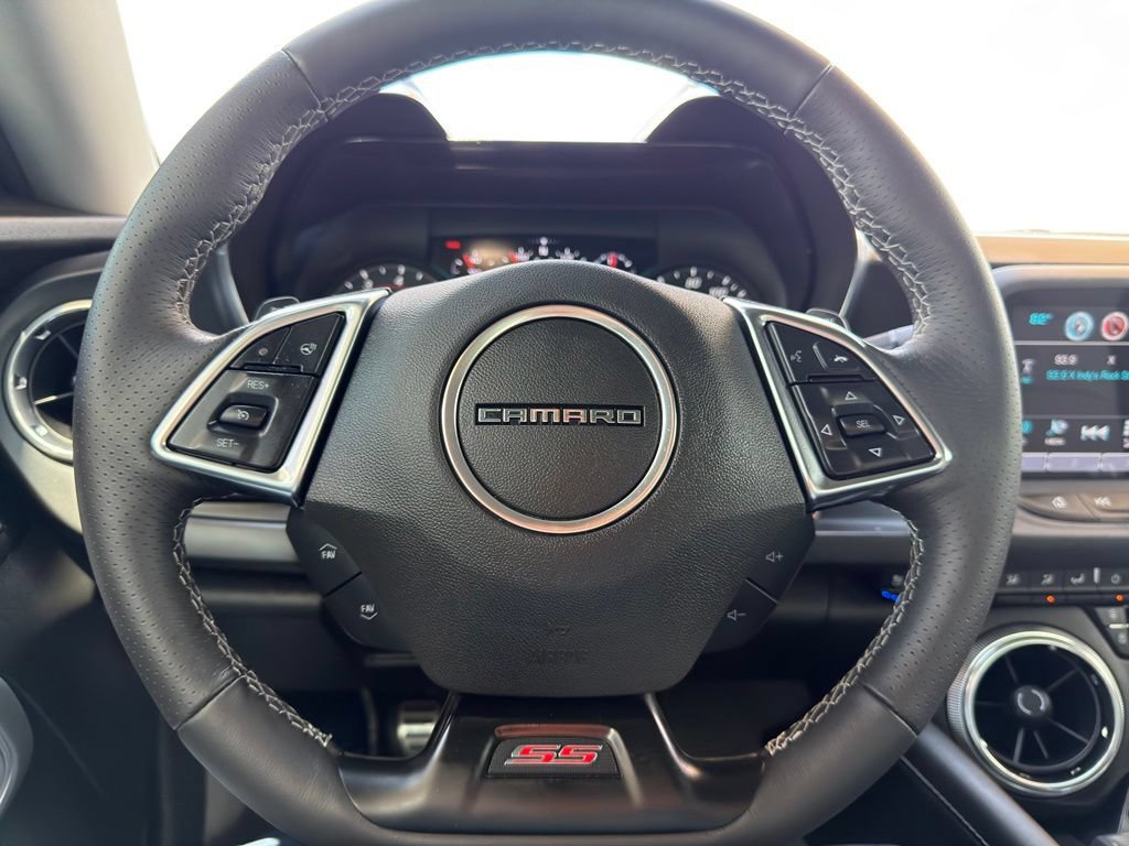 Used 2018 Chevrolet Camaro SS w/ LPO, Ground Effects Package RWD image 30