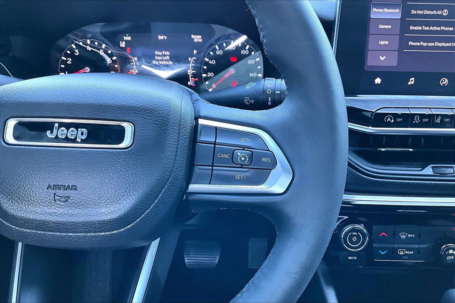 Used 2025 Jeep Compass Latitude w/ Altitude Special Edition AWD/4WD image 24