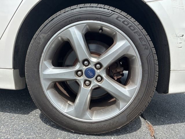 Used 2014 Ford Fusion SE FWD image 12