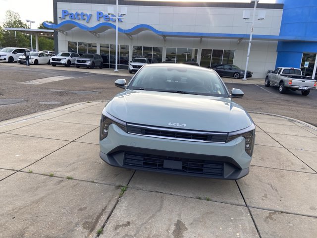 Used 2025 Kia K4 LXS image 3