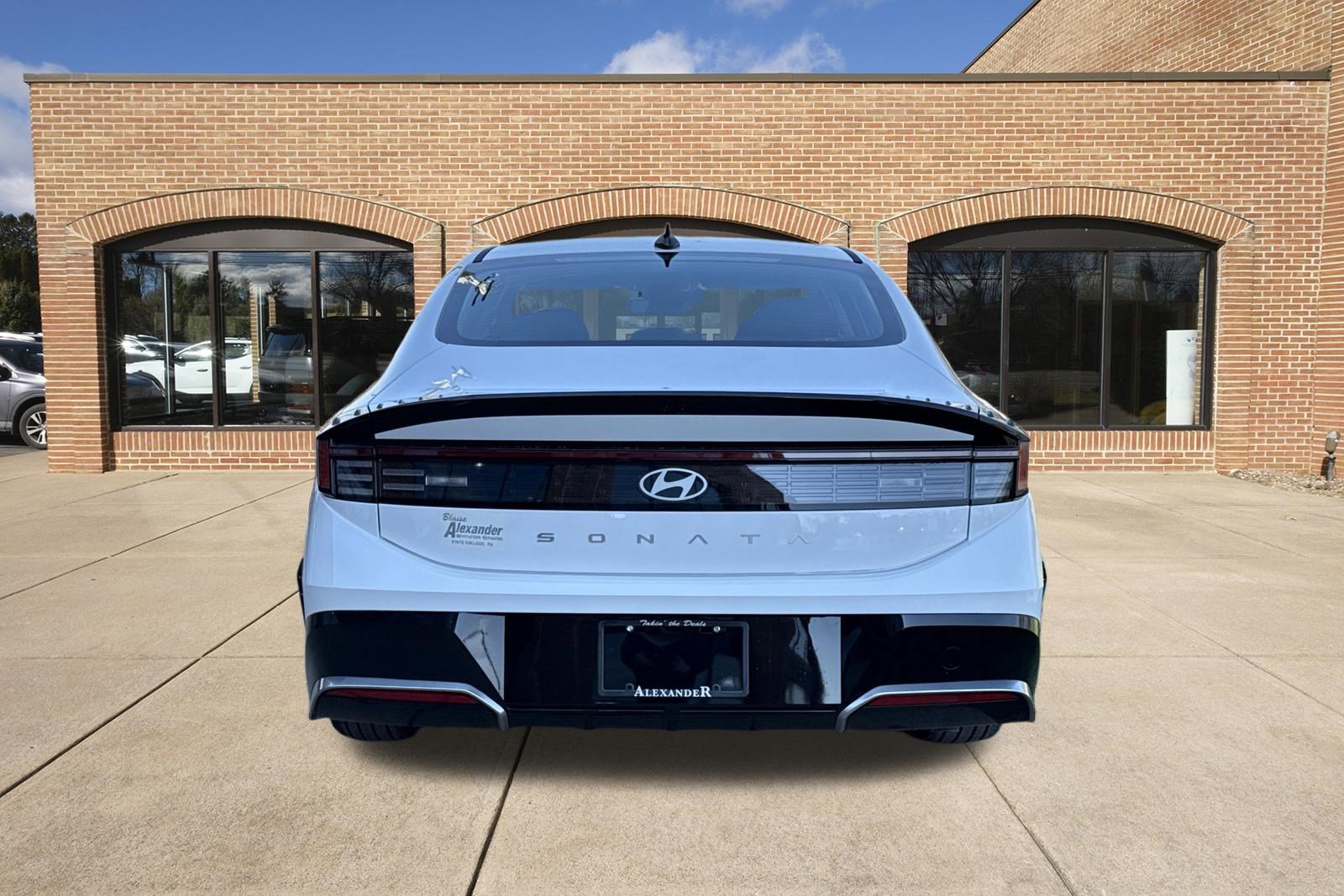 New 2026 Hyundai Sonata SEL FWD image 4