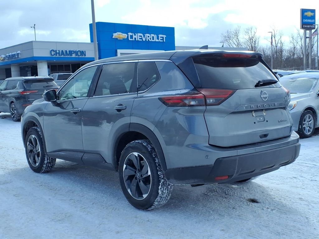 Used 2024 Nissan Rogue SV image 7