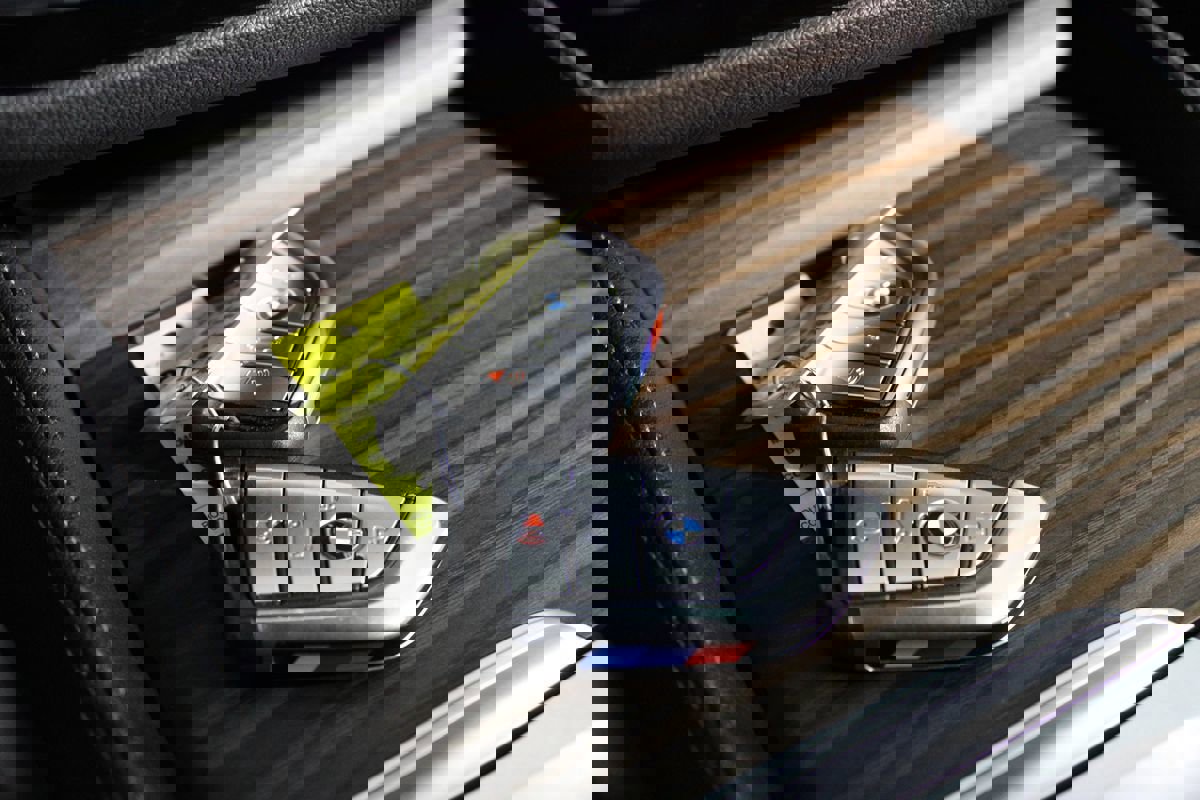 Used 2023 BMW 530e 530e w/ M Sport Package image 23