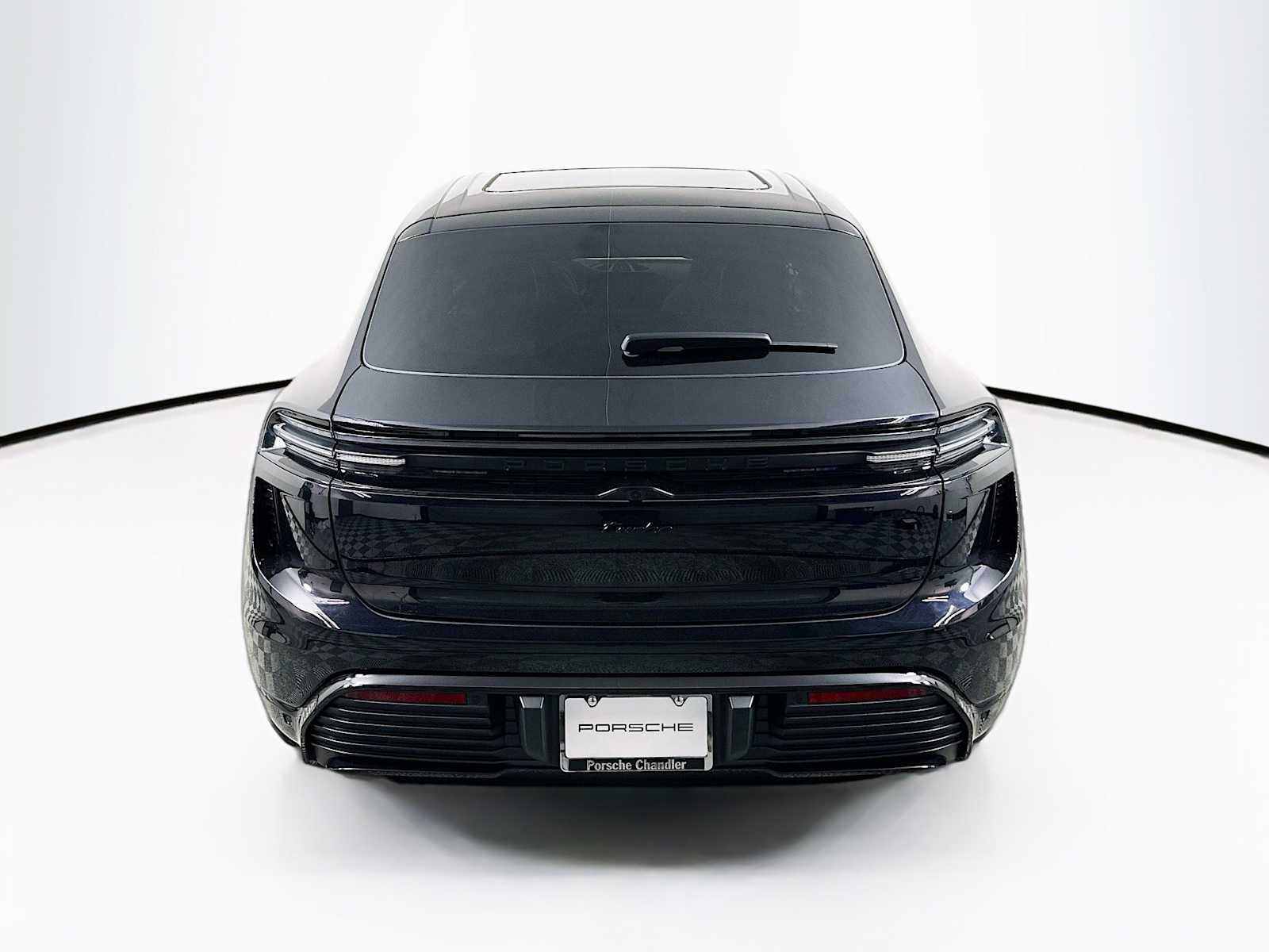 Used 2025 Porsche Macan Turbo Electric AWD/4WD image 10