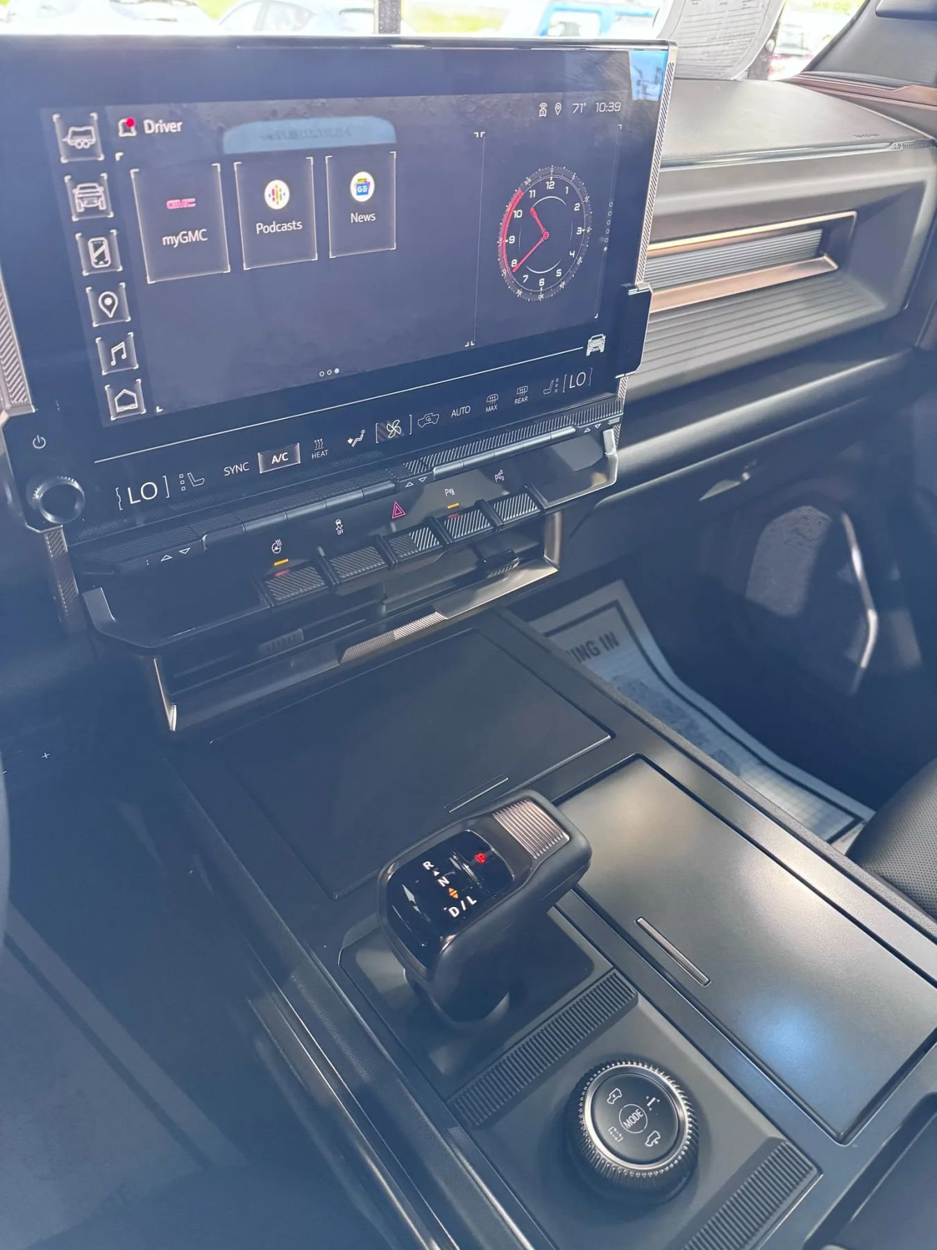 Used 2024 GMC Hummer EV 2X w/ LPO, Illumination Package image 46