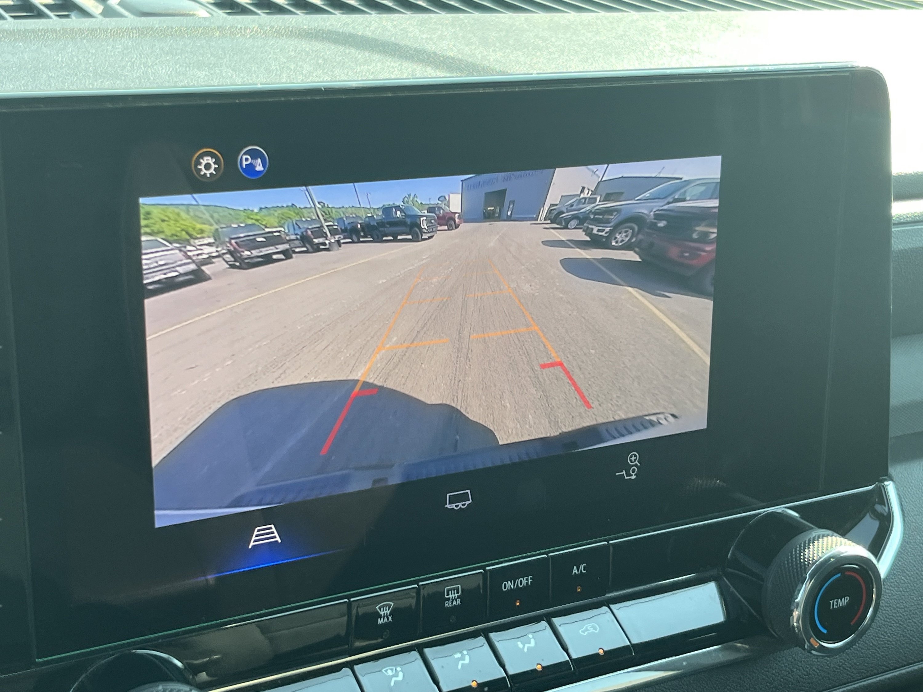 Used 2025 Chevrolet Colorado W/T w/ Advanced Trailering Package AWD/4WD image 19