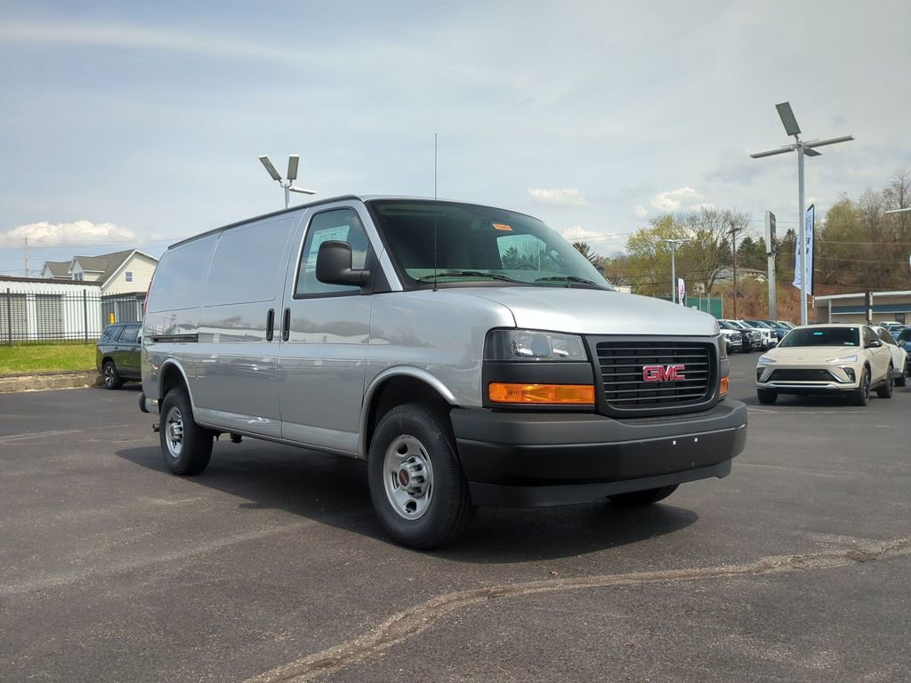 New 2026 GMC Savana 2500 RWD image 3