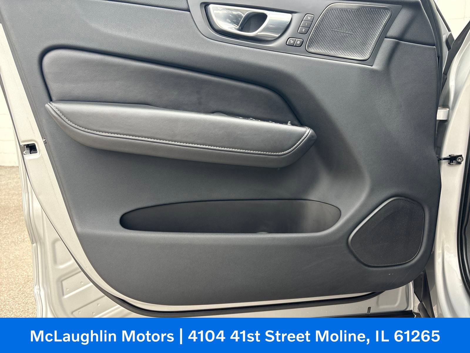 Certified 2023 Volvo XC60 B5 Ultimate w/ Climate Package AWD/4WD image 10
