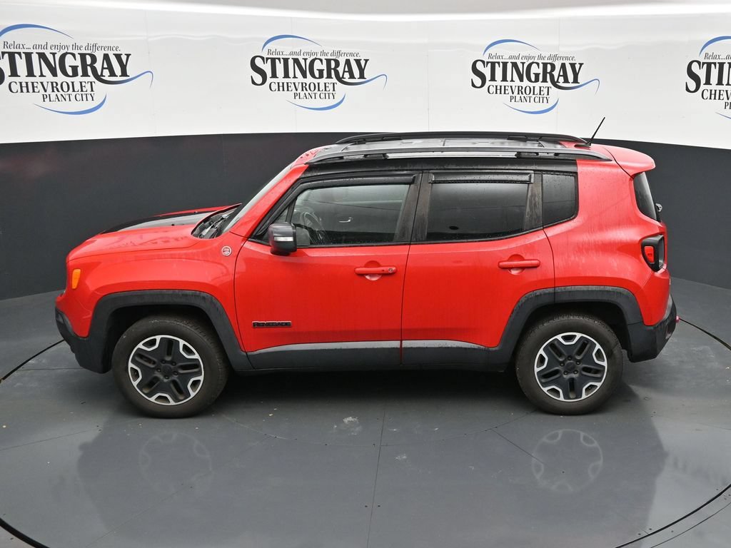 Used 2015 Jeep Renegade Trailhawk w/ Premium Leather Group AWD/4WD image 21