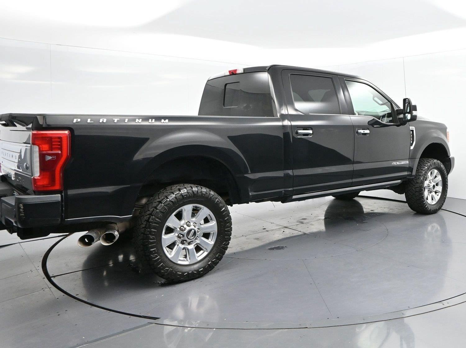 Used 2017 Ford F250 Platinum w/ Platinum Ultimate Package AWD/4WD image 7