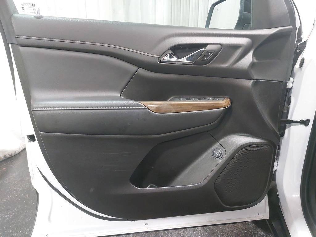 Used 2023 GMC Acadia SLE w/ Driver Convenience Package image 30