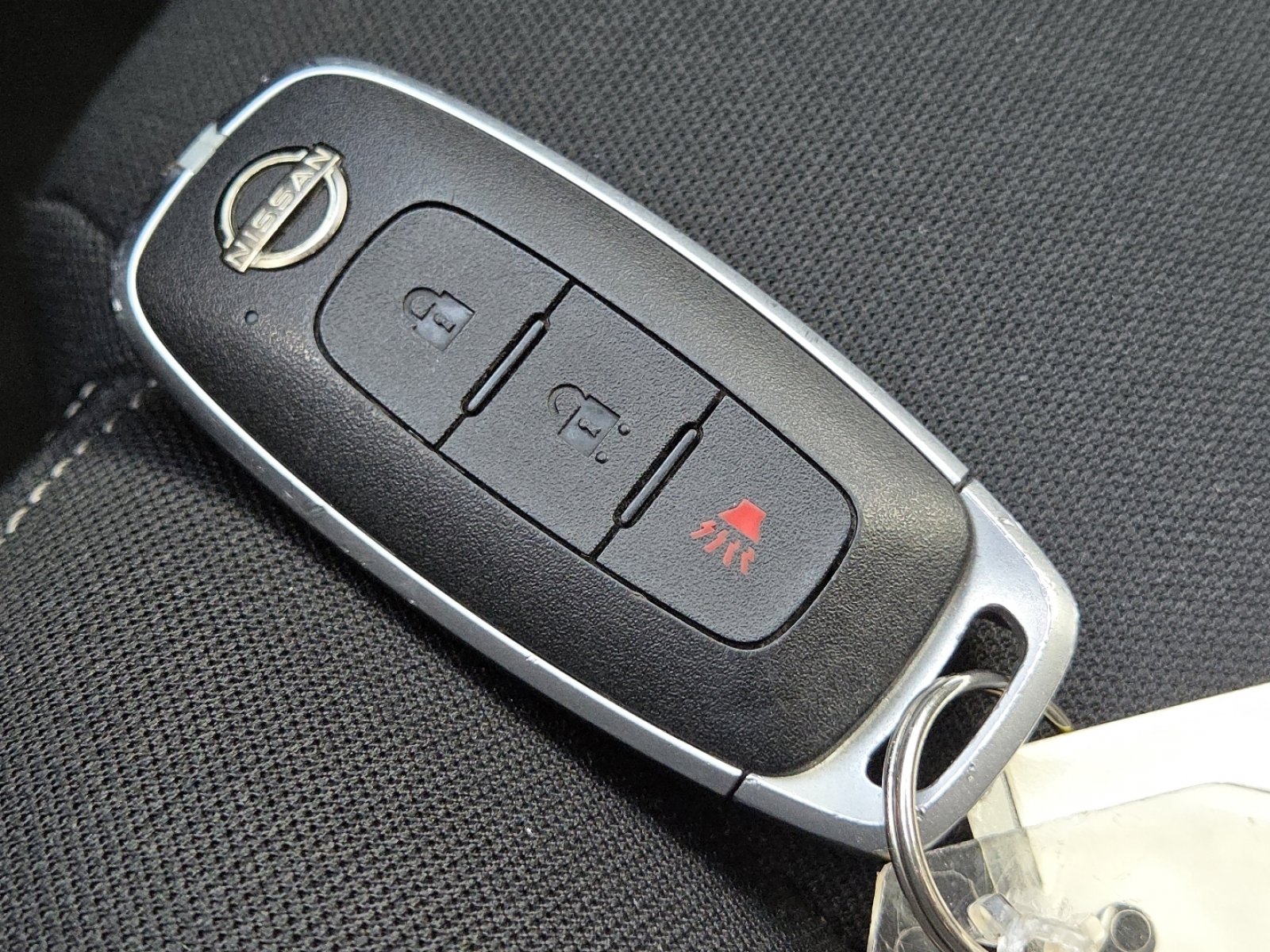 Used 2023 Nissan Rogue S AWD/4WD image 32