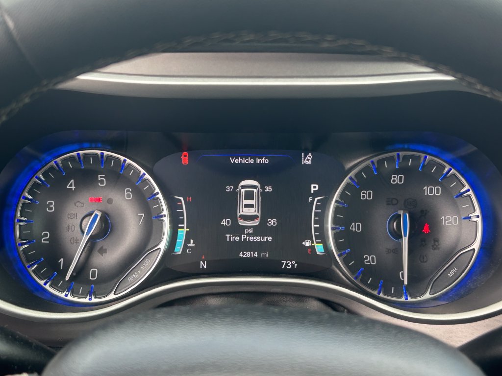Used 2025 Chrysler Pacifica Select FWD image 21