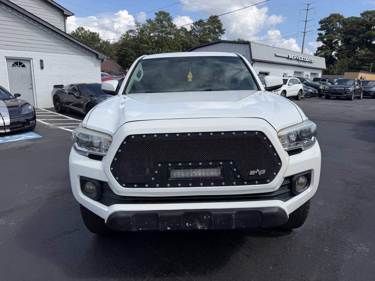 Used 2016 Toyota Tacoma SR5 w/ Towing Package RWD image 2