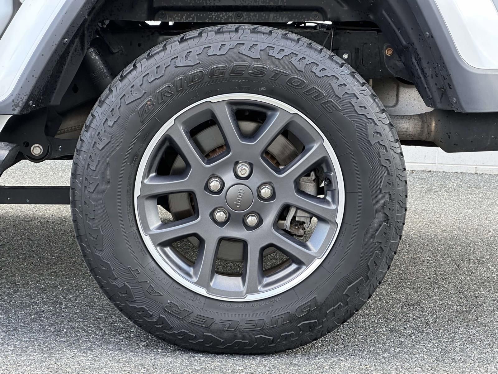 Used 2020 Jeep Gladiator Overland w/ Popular Equipment Package image 17