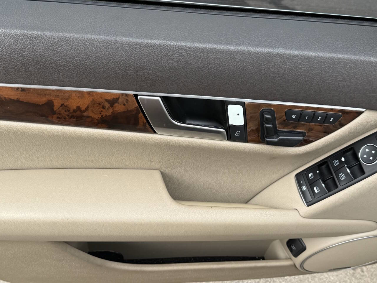 Used 2013 Mercedes-Benz C 300 4MATIC Sedan image 8