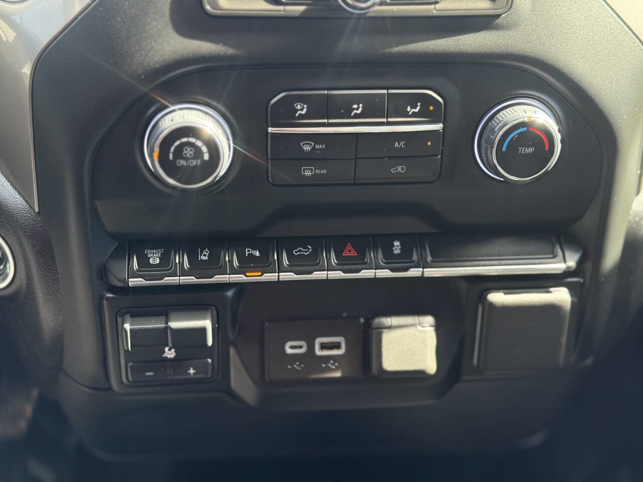 Used 2024 Chevrolet Silverado 2500 W/T image 14