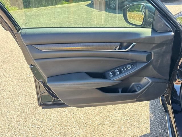 Used 2019 Honda Accord EX image 26