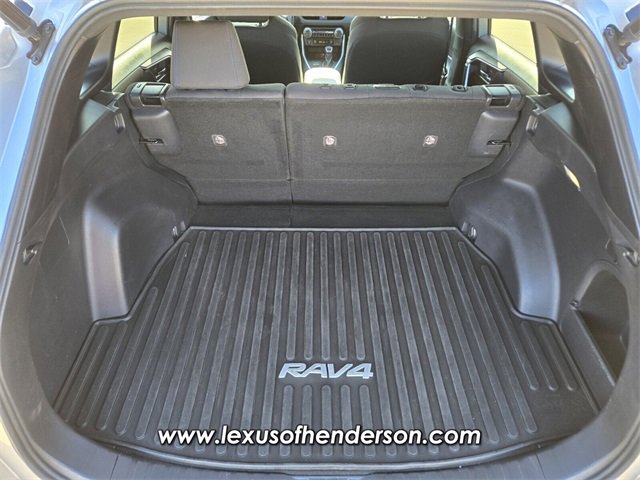 Used 2022 Toyota RAV4 SE w/ Convenience Package image 15