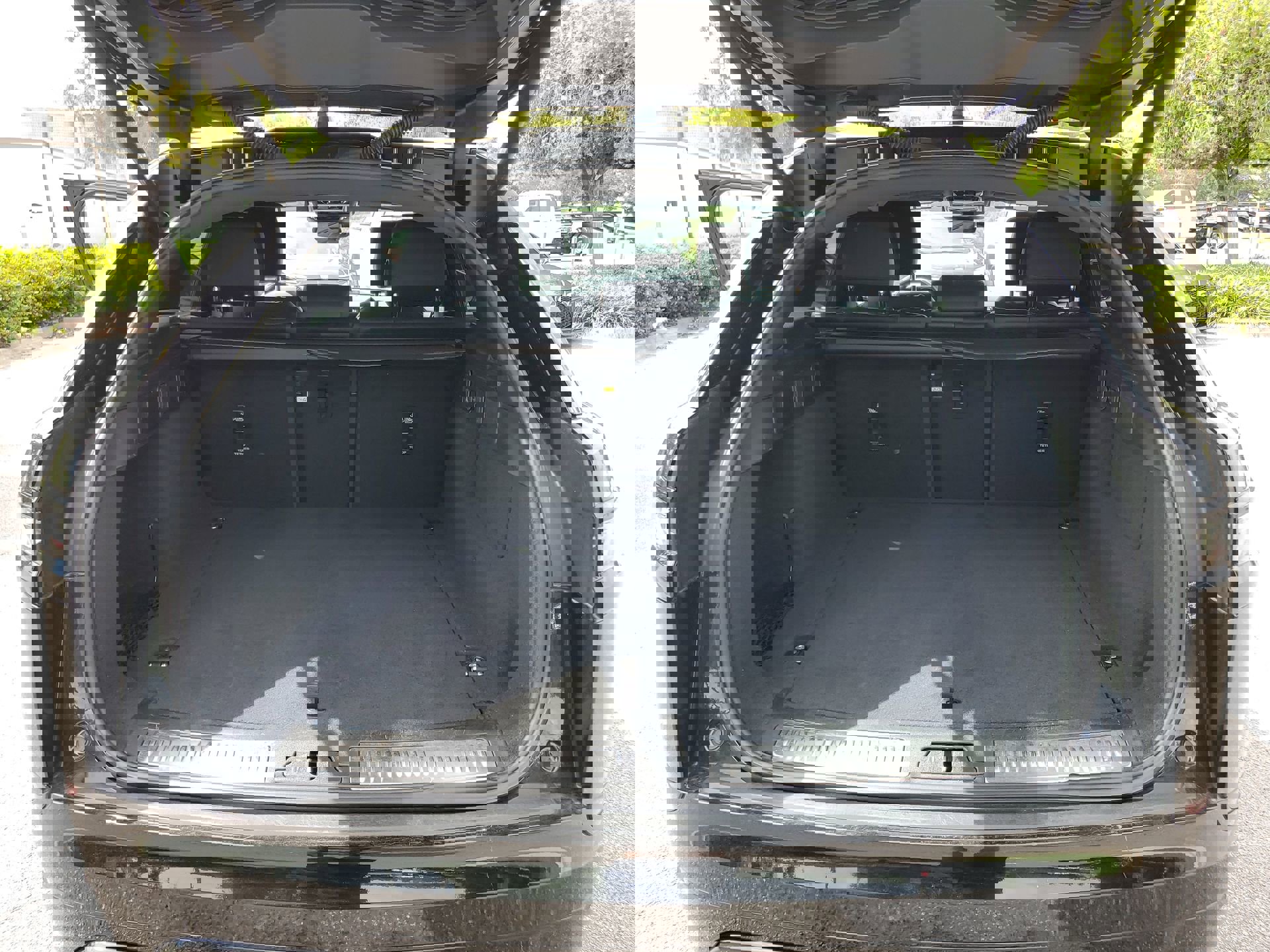 Used 2025 Land Rover Range Rover Velar Dynamic SE image 83