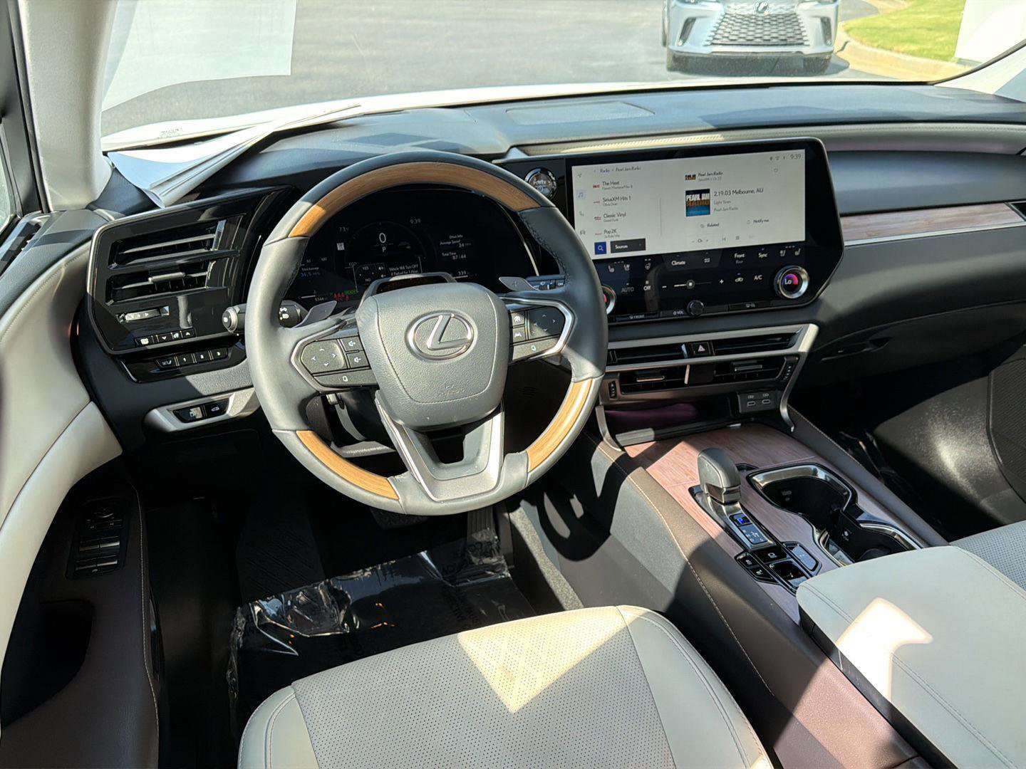 Certified 2025 Lexus RX 350 w/ Convenience Package AWD/4WD image 18