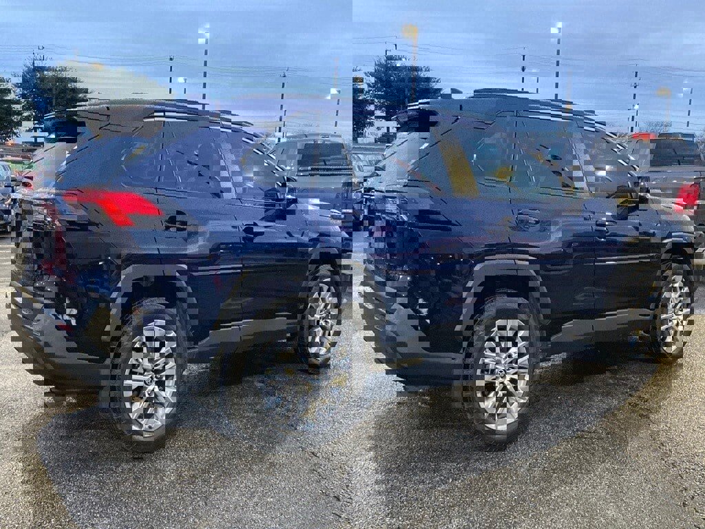 Certified 2024 Toyota RAV4 XLE Premium image 5