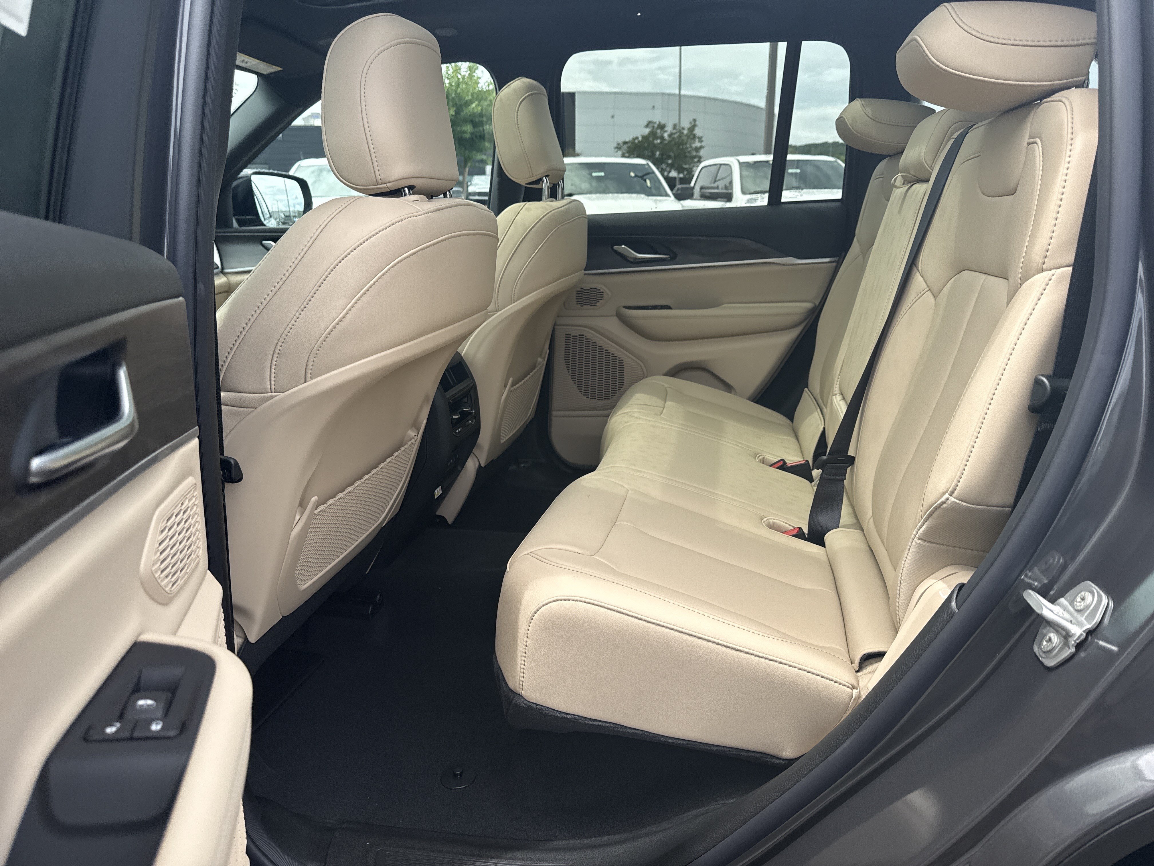 New 2026 Jeep Grand Cherokee Limited RWD image 22