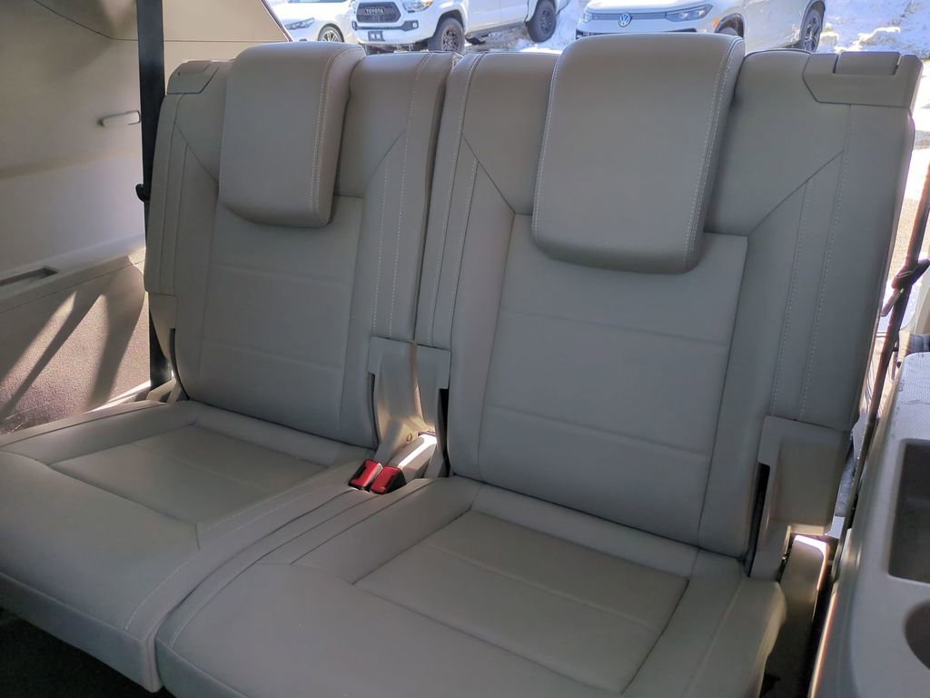 Used 2021 Volkswagen Atlas SEL R-Line image 35