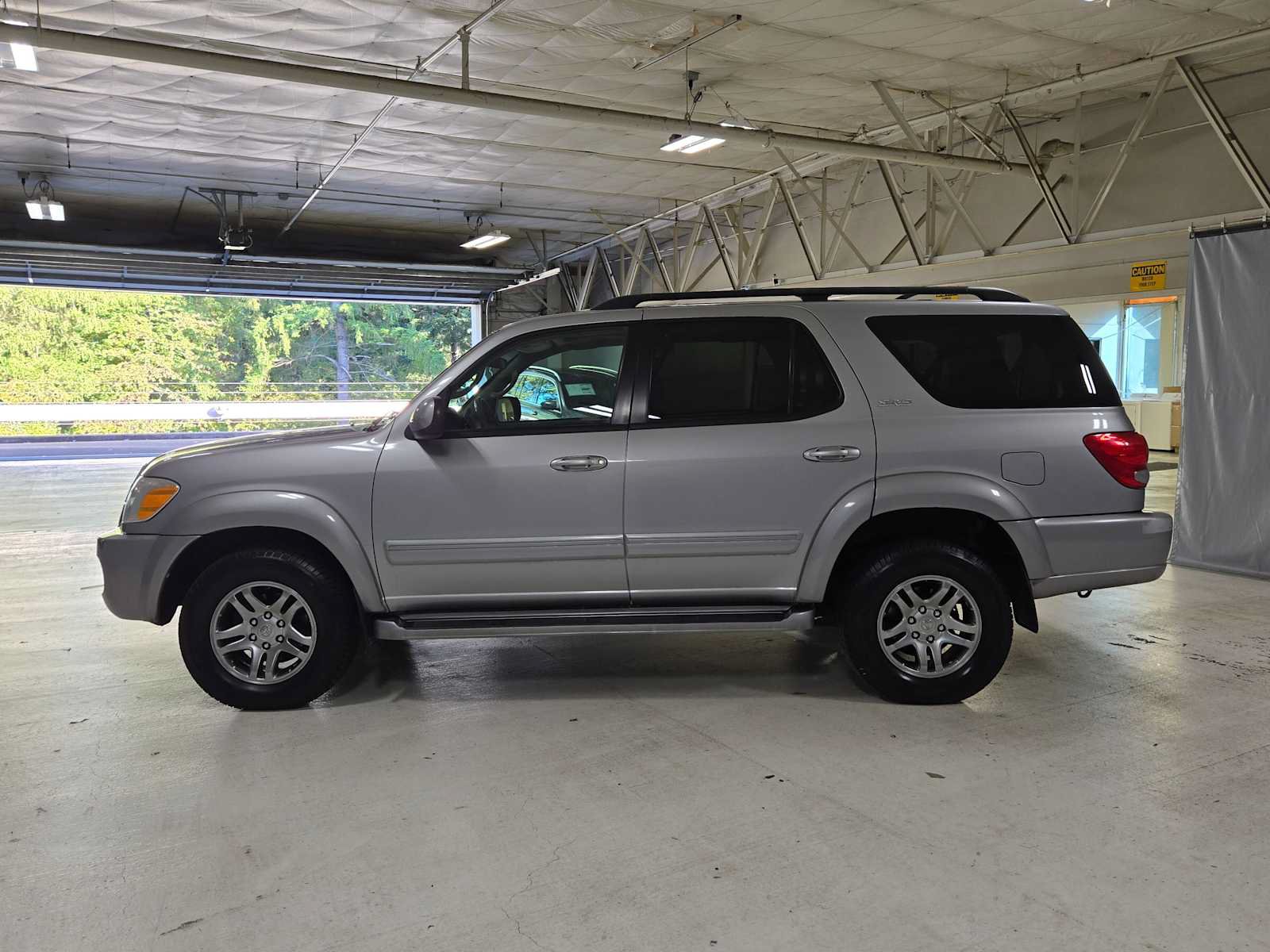 Used 2007 Toyota Sequoia SR5 AWD/4WD image 6