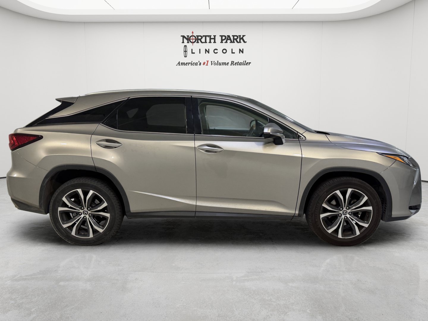 Used 2018 Lexus RX 350 FWD w/ Premium Package image 5