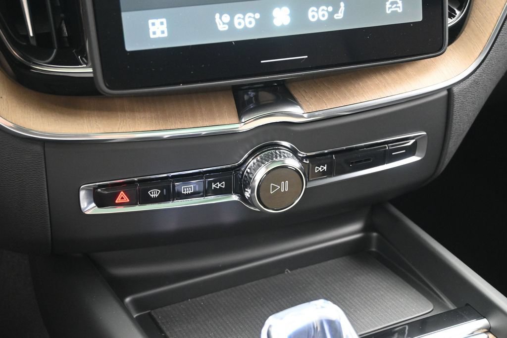 New 2026 Volvo XC60 B5 Plus w/ Climate Package AWD/4WD image 15