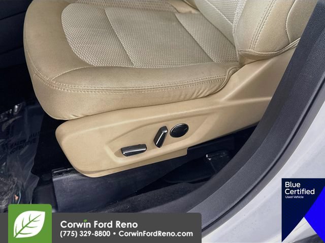 Used 2017 Ford Explorer XLT w/ Equipment Group 201A AWD/4WD image 21