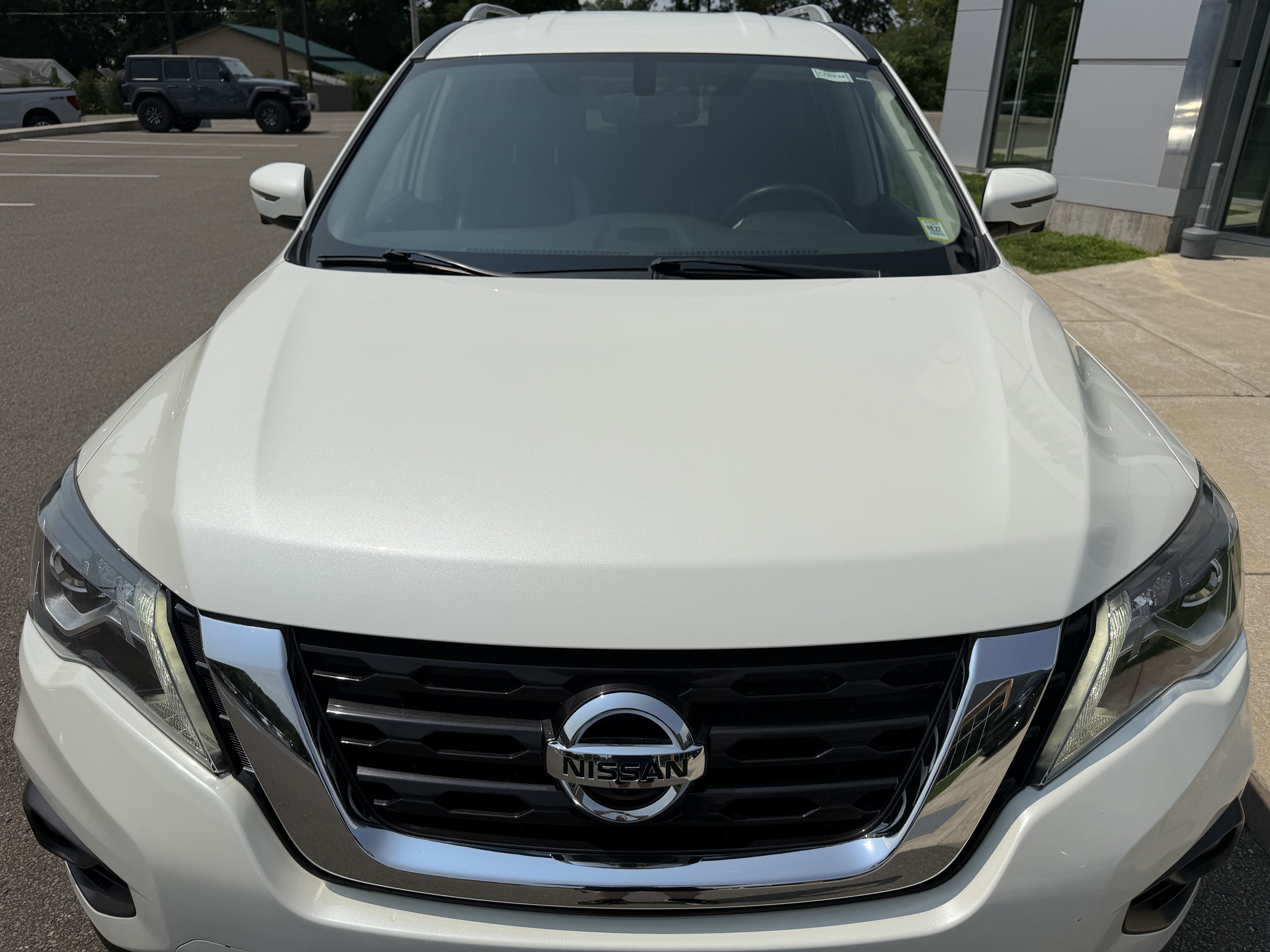 Used 2019 Nissan Pathfinder SL w/ Cargo Package AWD/4WD image 5