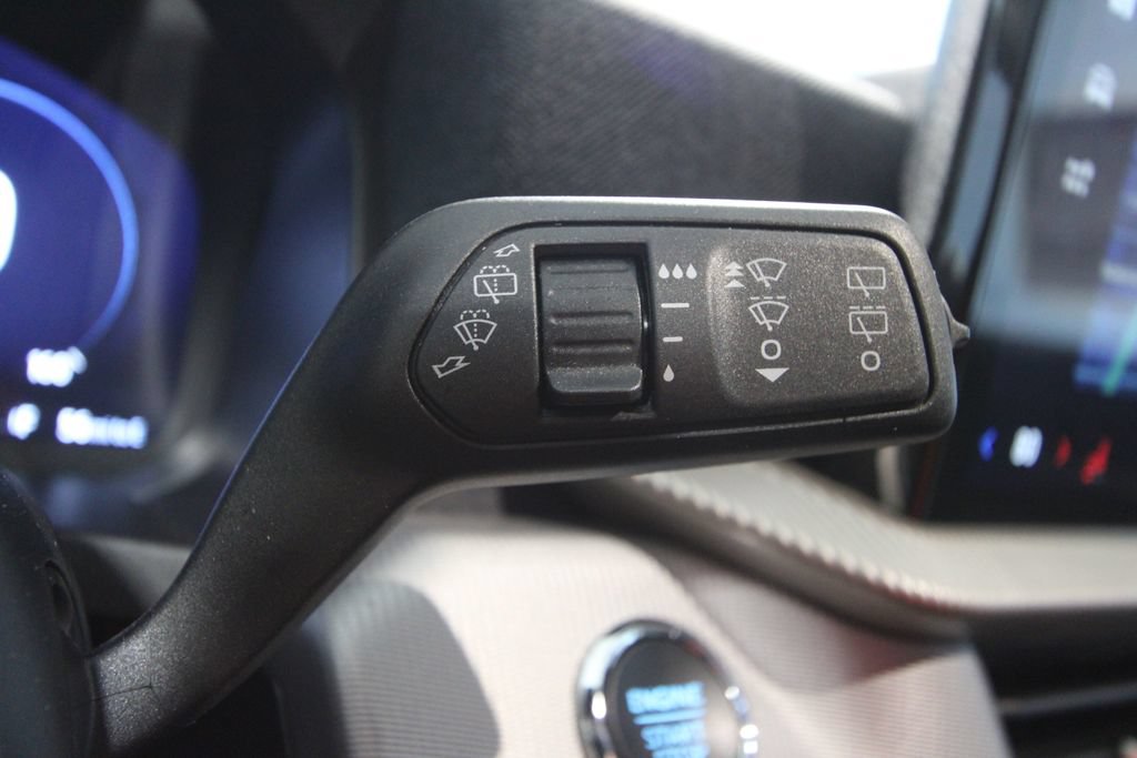 Used 2025 Ford Explorer Active AWD/4WD image 13