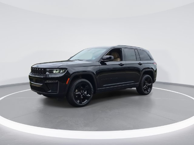 New 2026 Jeep Grand Cherokee Limited w/ Limited Altitude Package AWD/4WD image 4