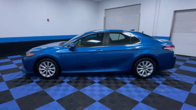 Used 2020 Toyota Camry LE FWD image 5
