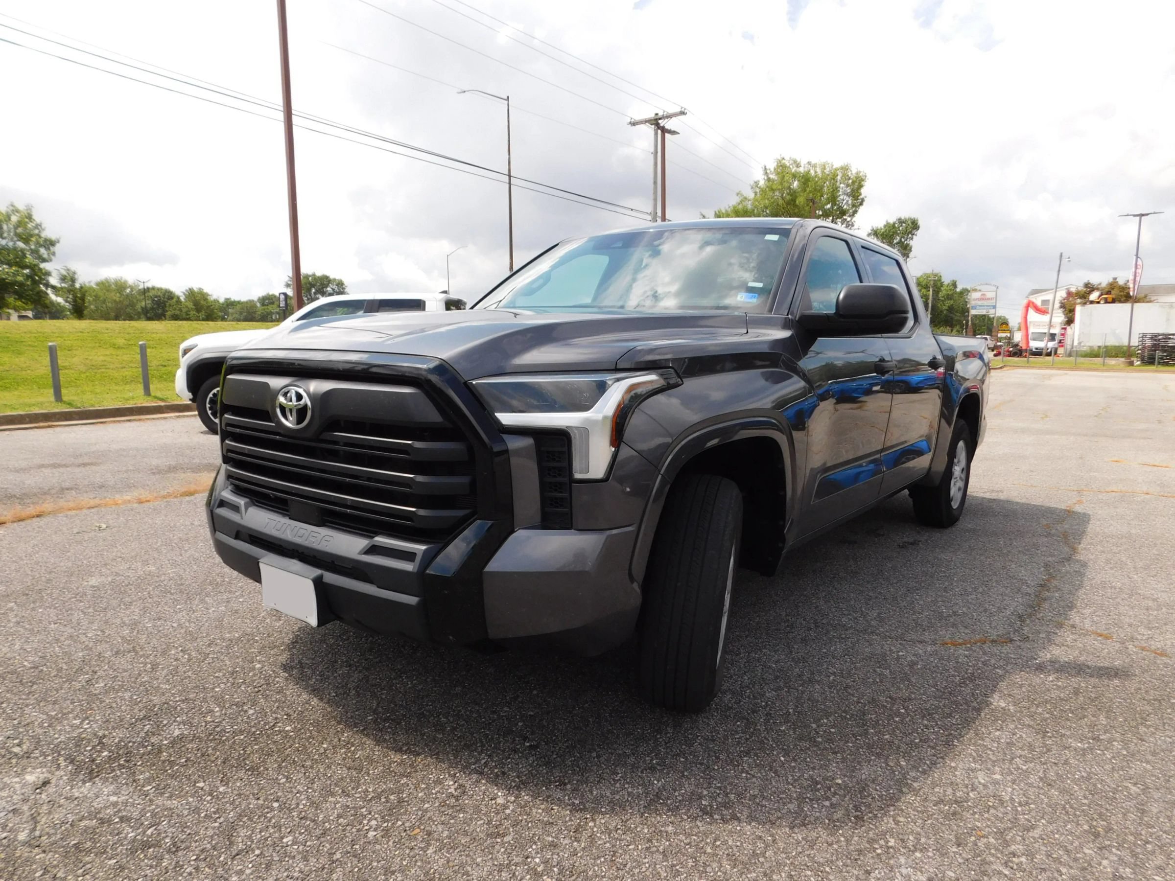 Used 2022 Toyota Tundra SR w/ SR Tow Package RWD image 4
