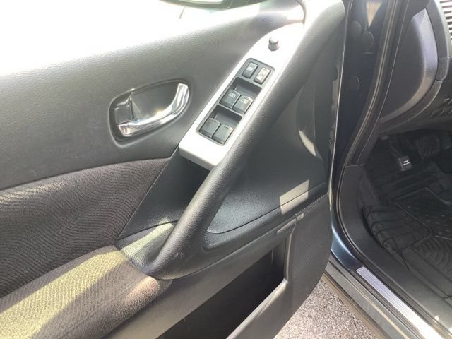 Used 2014 Nissan Murano S AWD/4WD image 17