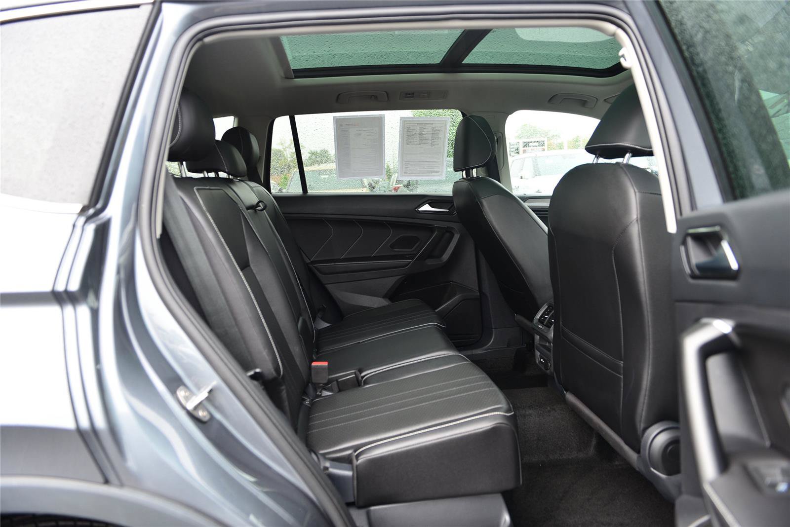 Certified 2024 Volkswagen Tiguan SE AWD/4WD image 17