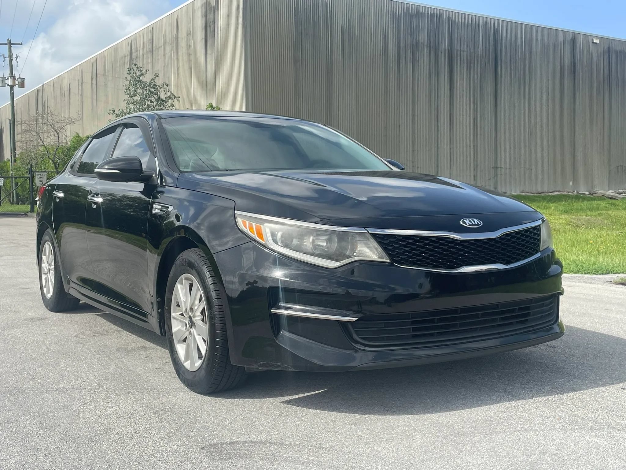 Used 2016 Kia Optima LX FWD image 3
