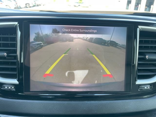 Used 2021 Chrysler Pacifica Touring-L FWD image 14