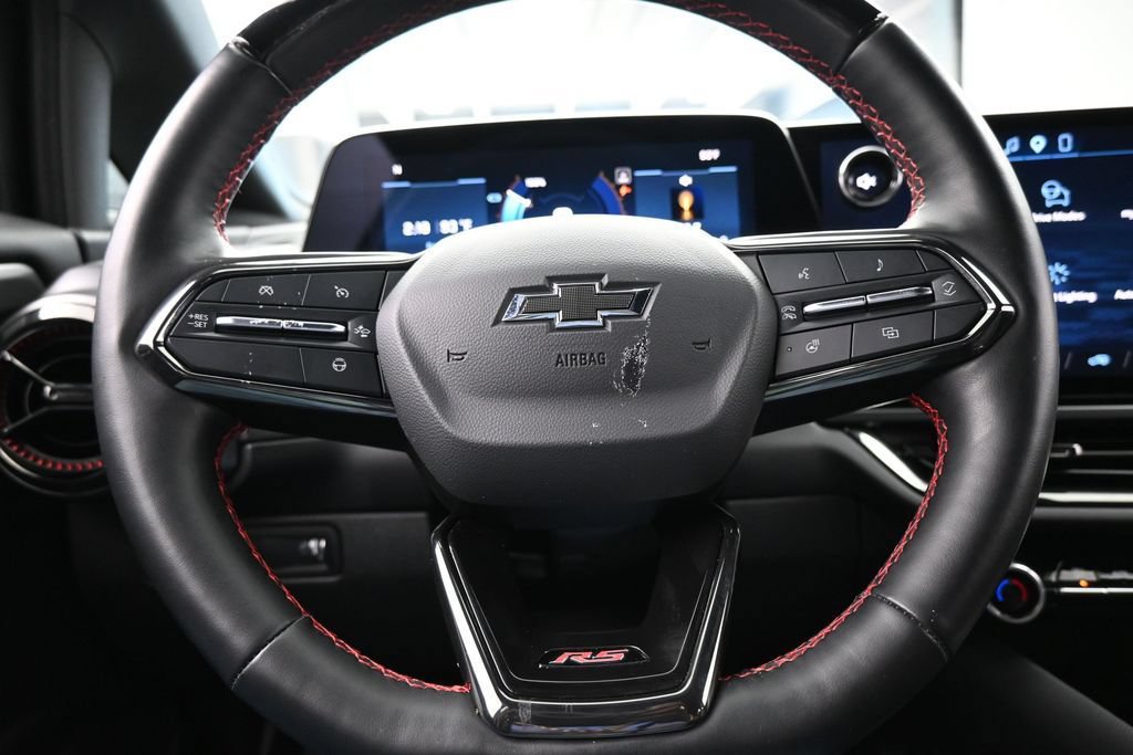 Used 2024 Chevrolet Equinox EV RS FWD image 29