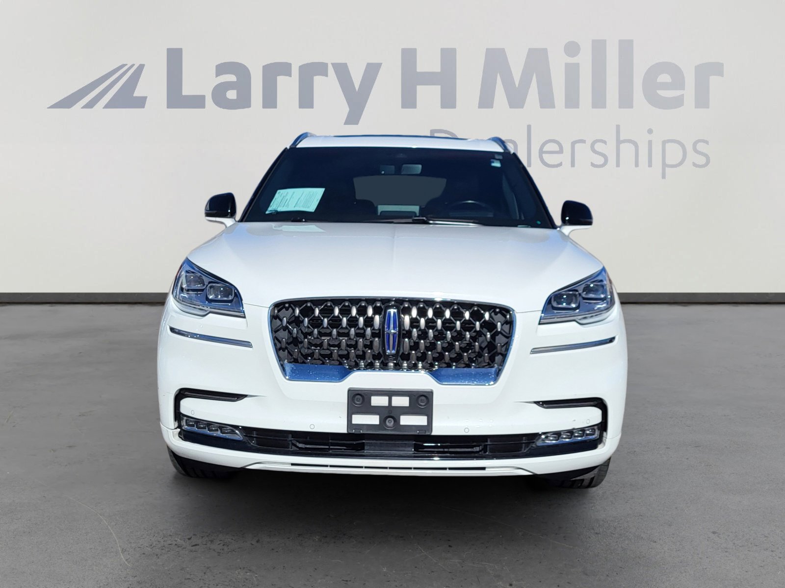 Used 2020 Lincoln Aviator Grand Touring w/ Equipment Group 302A image 8