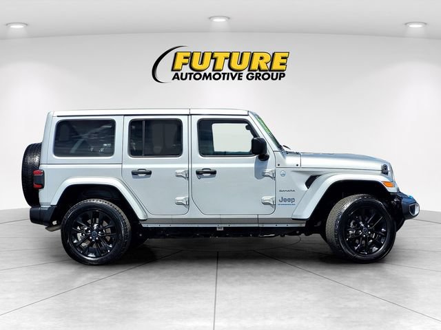 Used 2024 Jeep Wrangler Unlimited Sahara AWD/4WD image 3