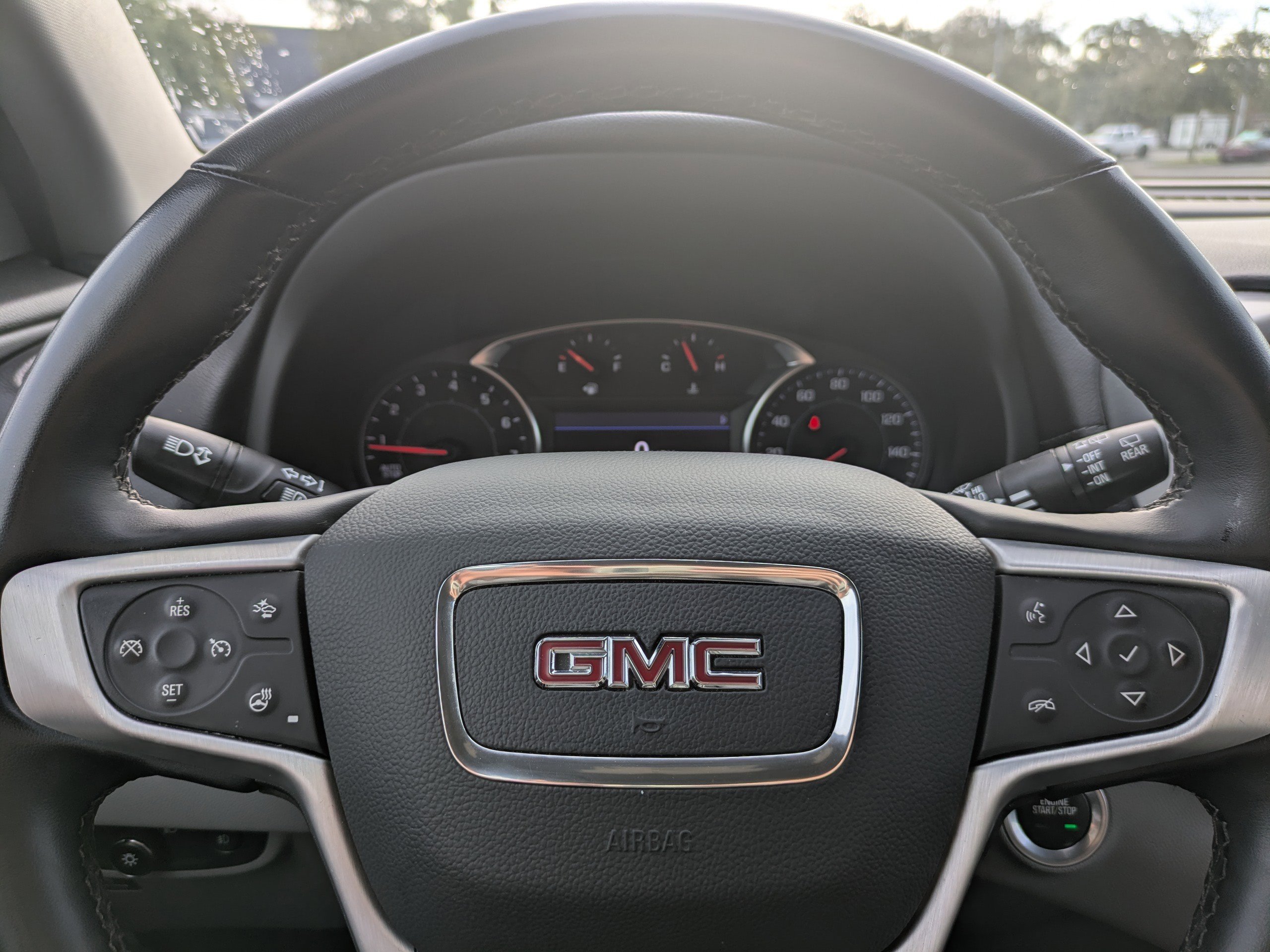 Used 2023 GMC Terrain SLT image 30