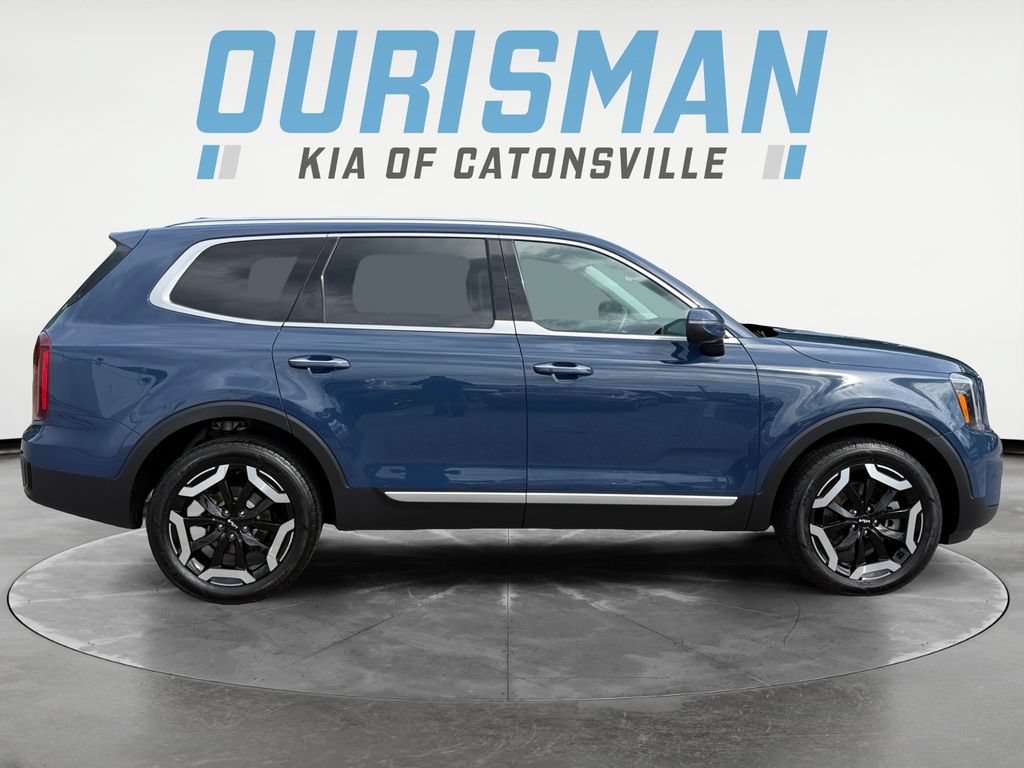 Used 2025 Kia Telluride S FWD image 7