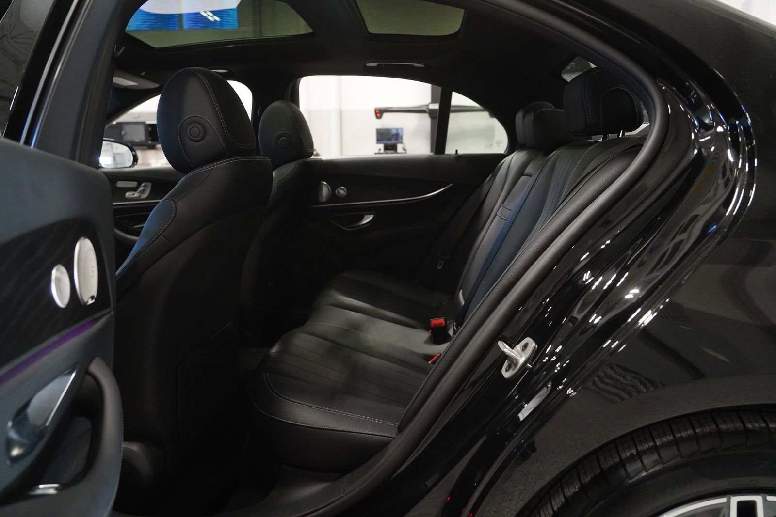 Certified 2022 Mercedes-Benz E 350 4MATIC Sedan image 18